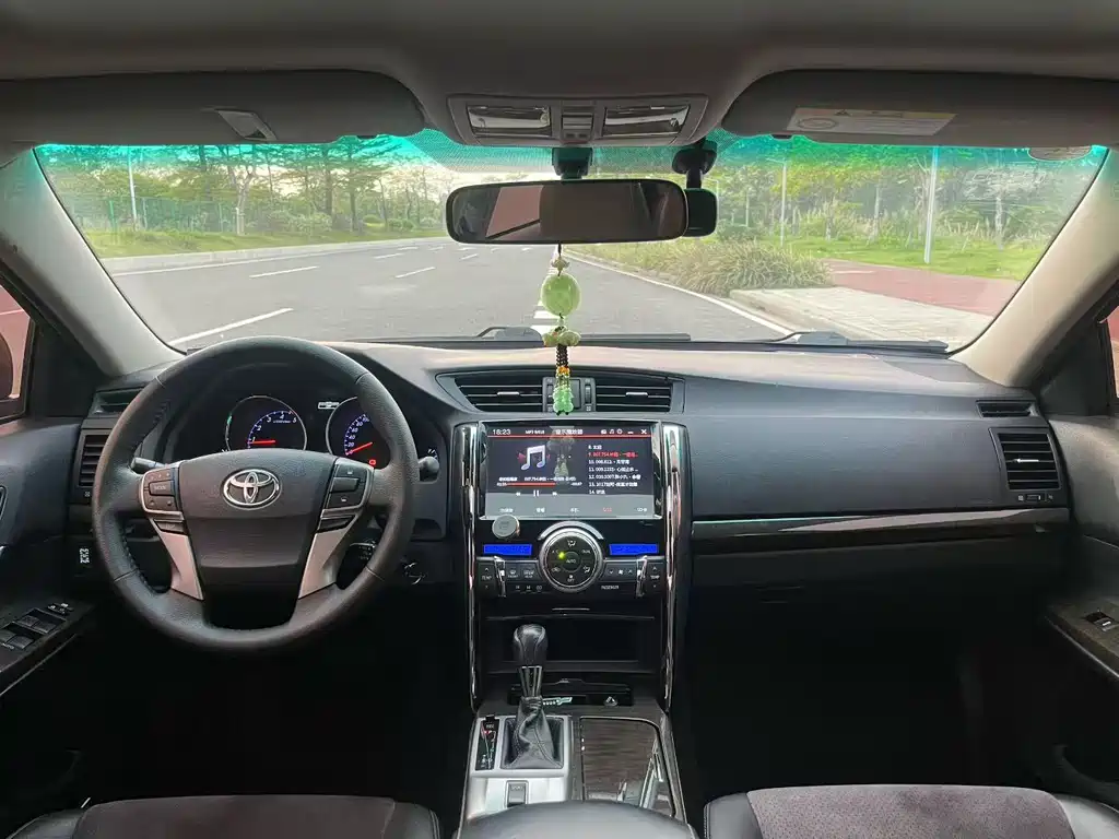 Toyota Reiz 2013 2.5V