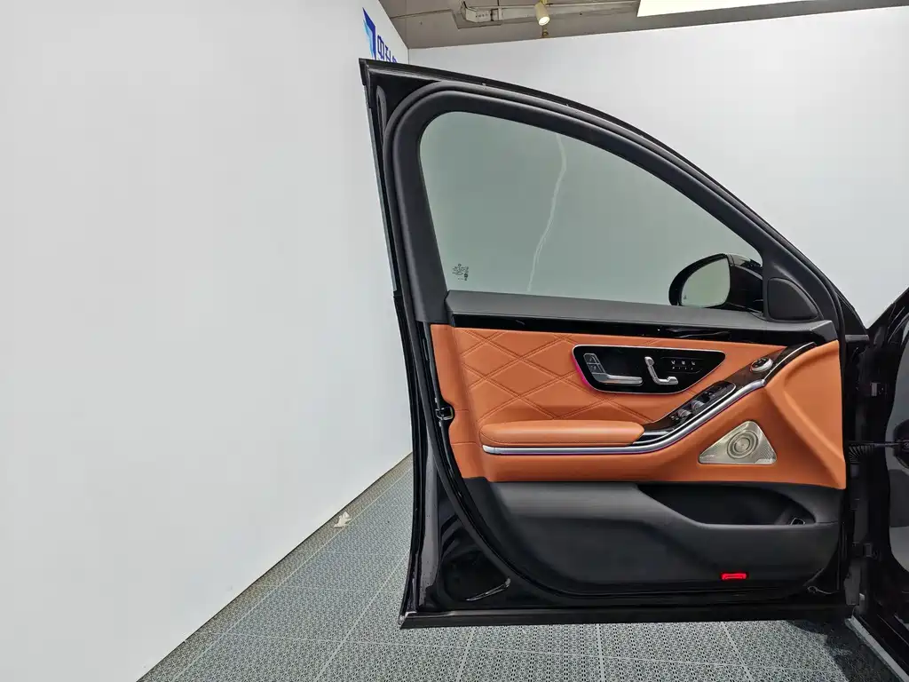 Mercedes-Benz S-Class — миниатюра 13