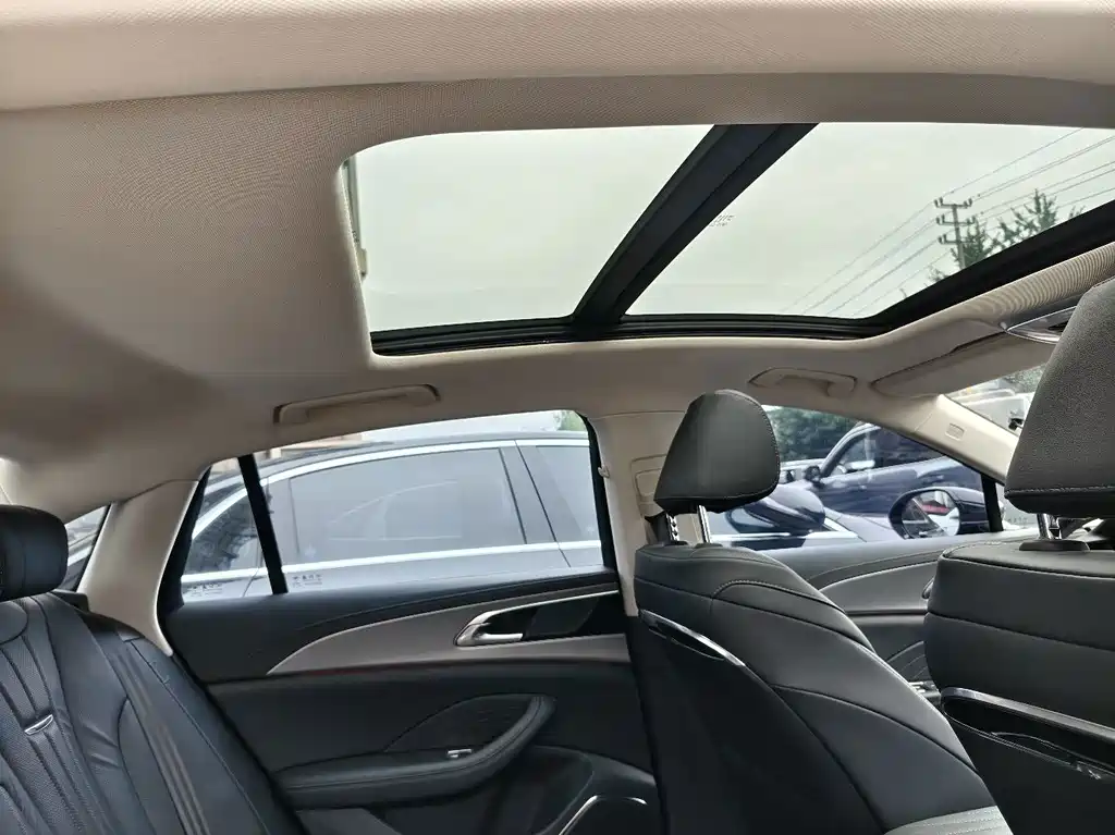 Hongqi Hongqi H5 — миниатюра 13