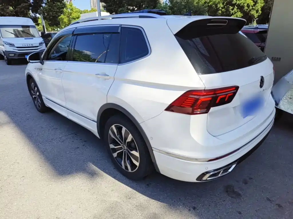 Volkswagen Tiguan L — миниатюра 5