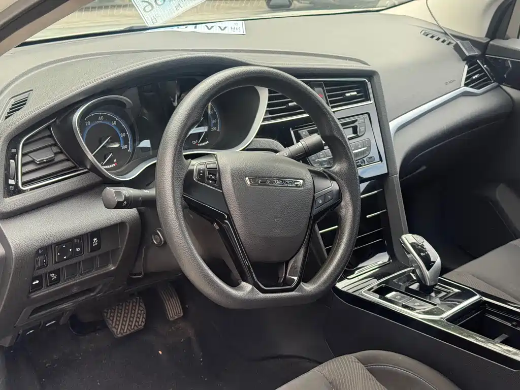 Venucia D60 EV — миниатюра 7