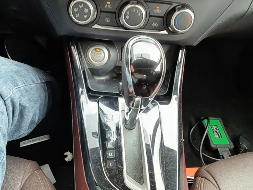 Nissan Bluebird — миниатюра 14