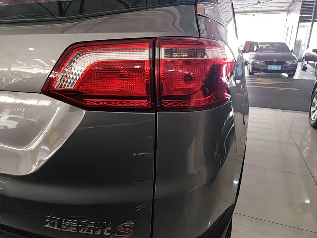 Wuling Hongguang S3 — миниатюра 8