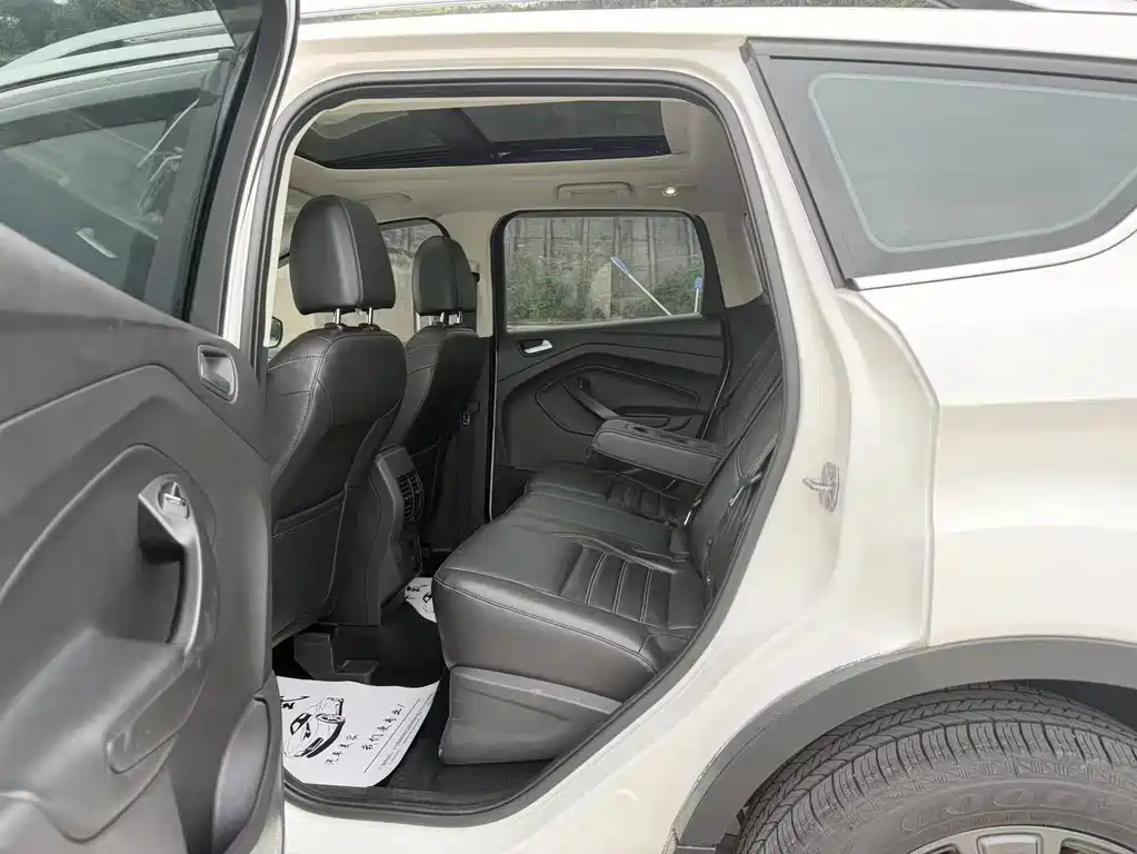 Ford Kuga — миниатюра 6
