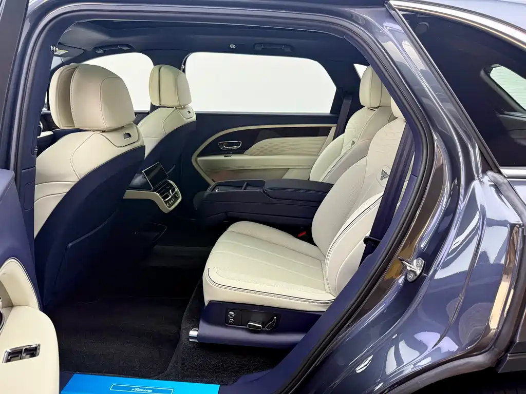 Bentley Bentayga 2024 4.0T V8