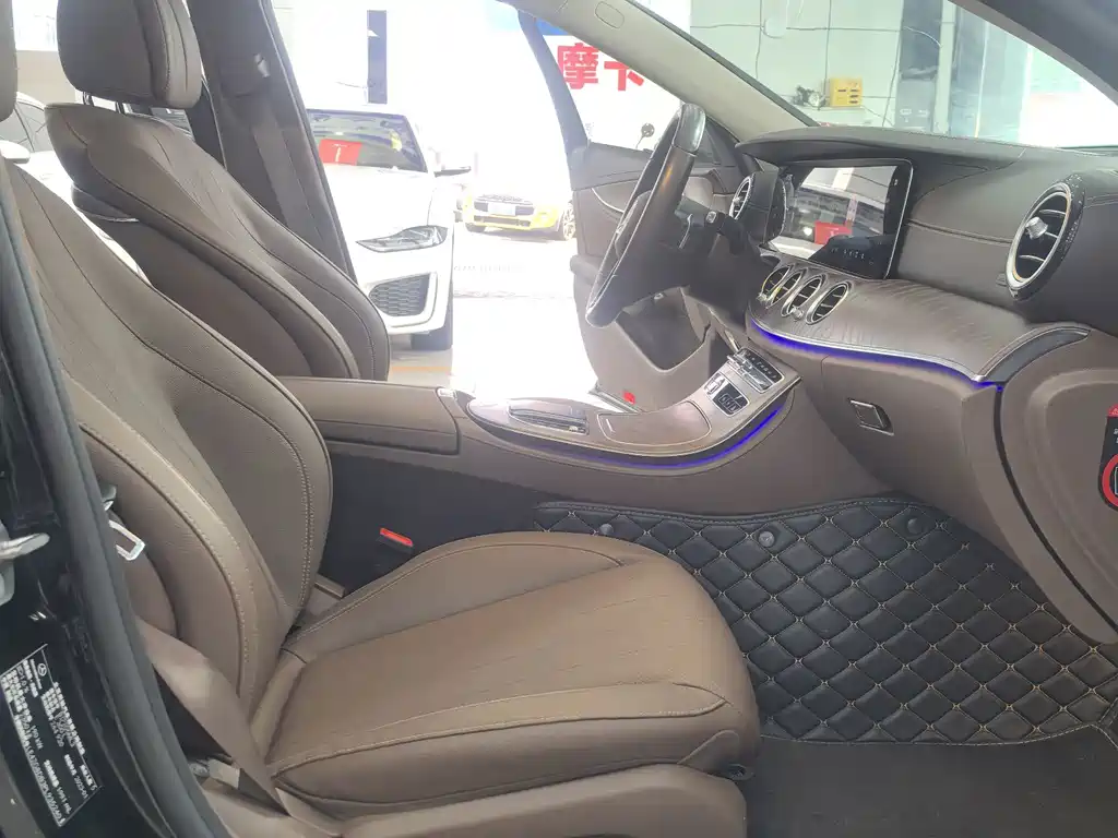 Mercedes-Benz E-Class — миниатюра 13