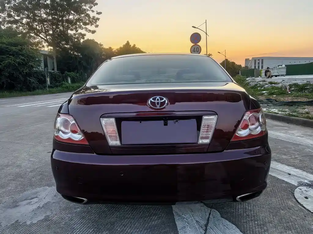 Toyota Reiz — миниатюра 7