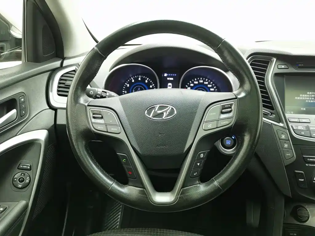 Hyundai Santa Fe — миниатюра 11