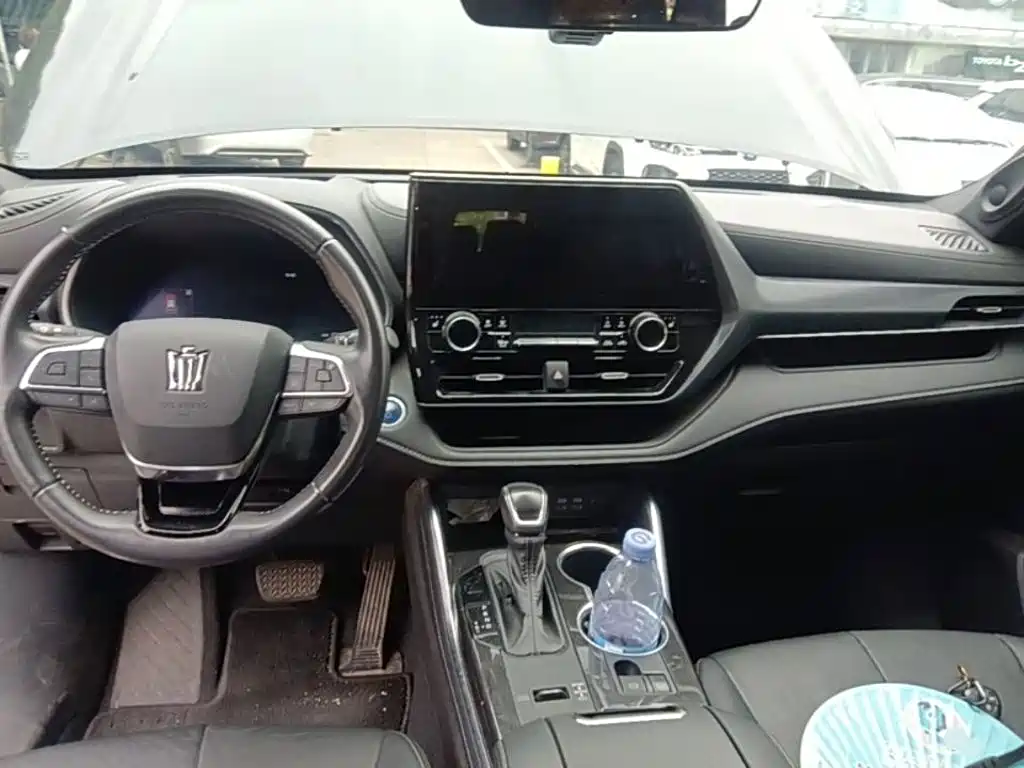Toyota Crown Kluger — миниатюра 14