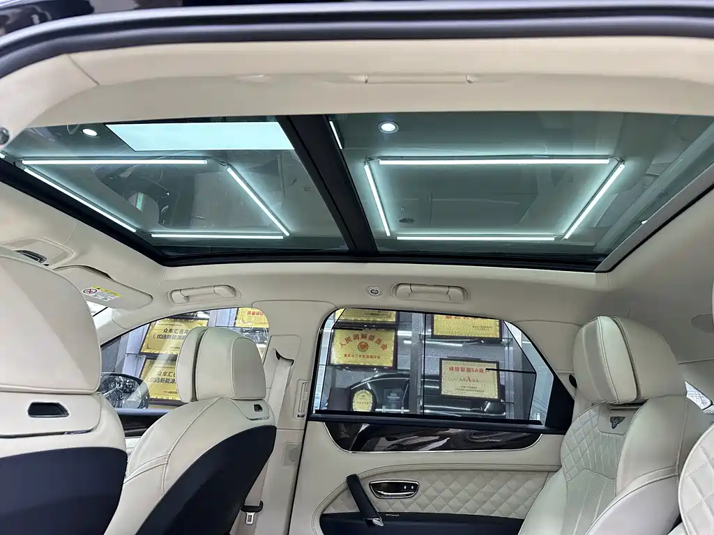 Bentley Bentayga — миниатюра 11
