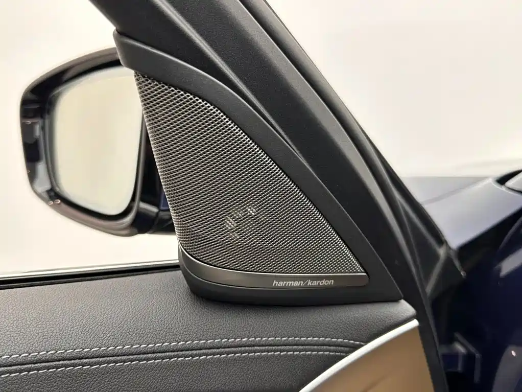 BMW 5 Series — миниатюра 15
