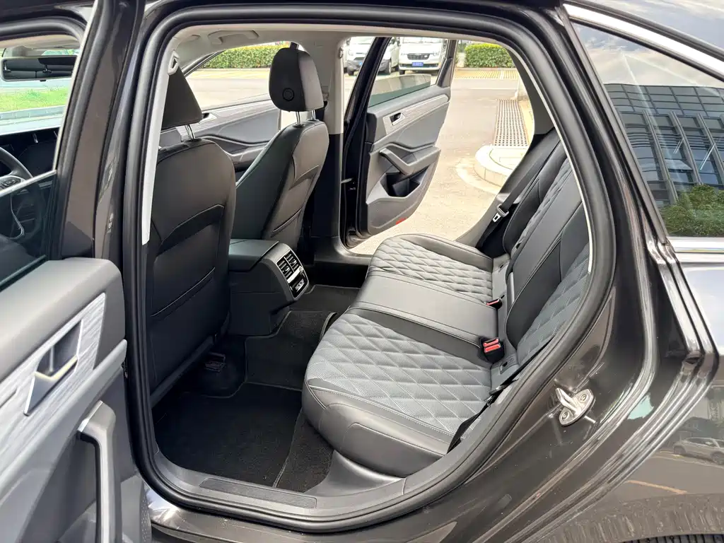 Volkswagen Sagitar 300TSI DSG Beyond Edition, фото 9
