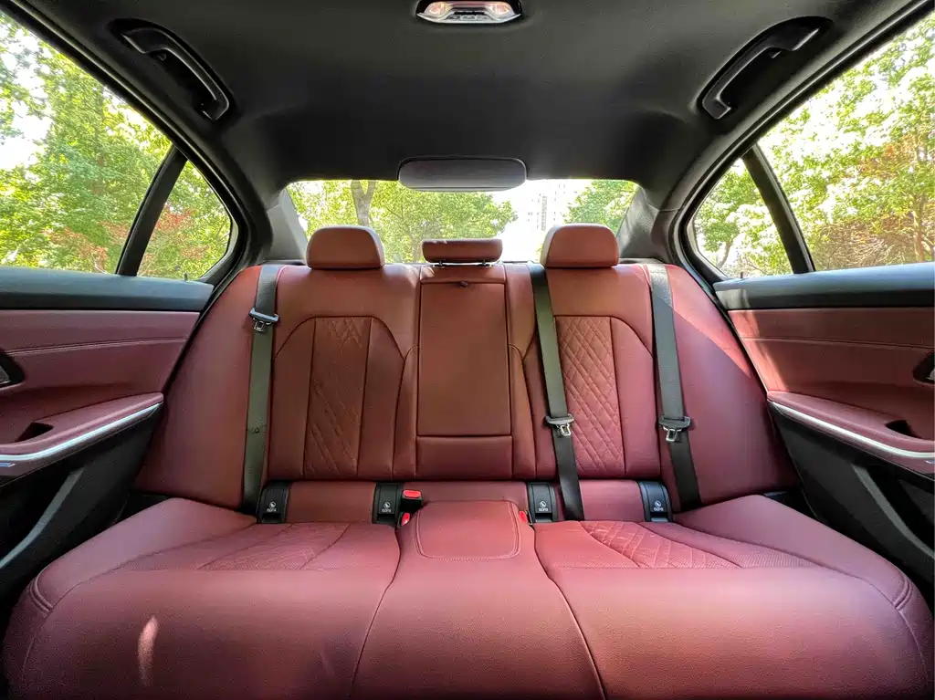 BMW 3 Series — миниатюра 13