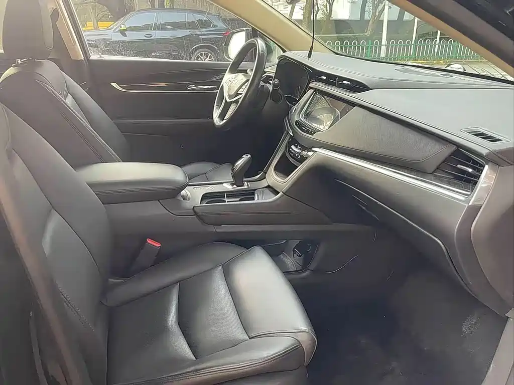 Cadillac XT5 — миниатюра 6