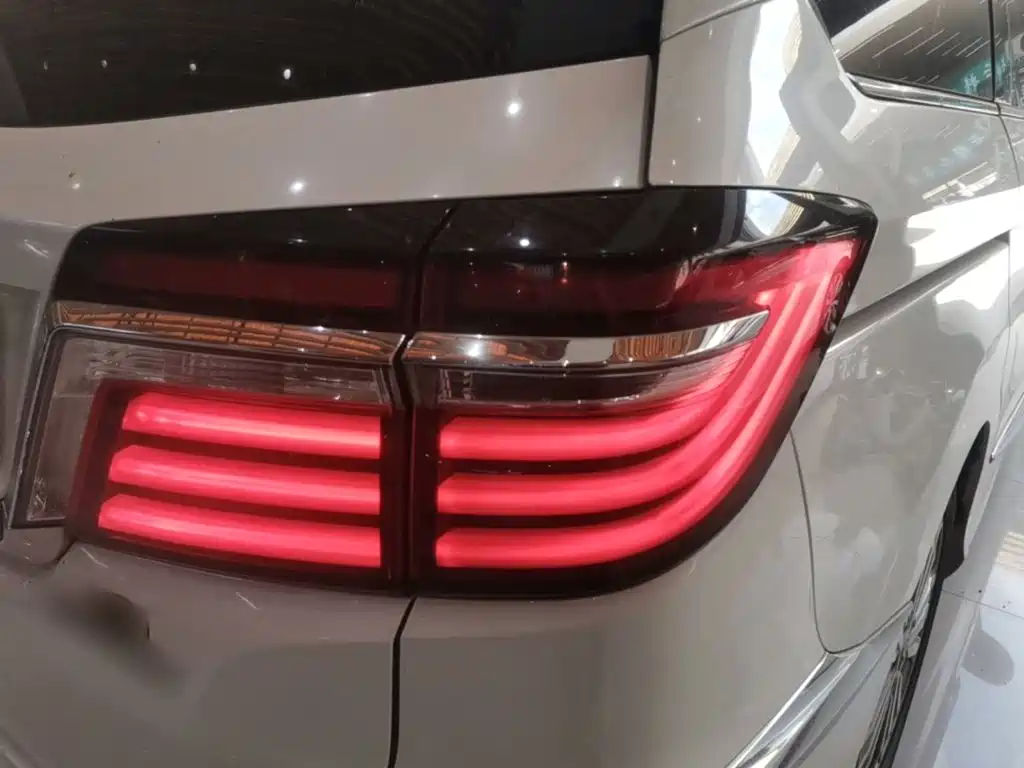 Honda Elysion — миниатюра 8