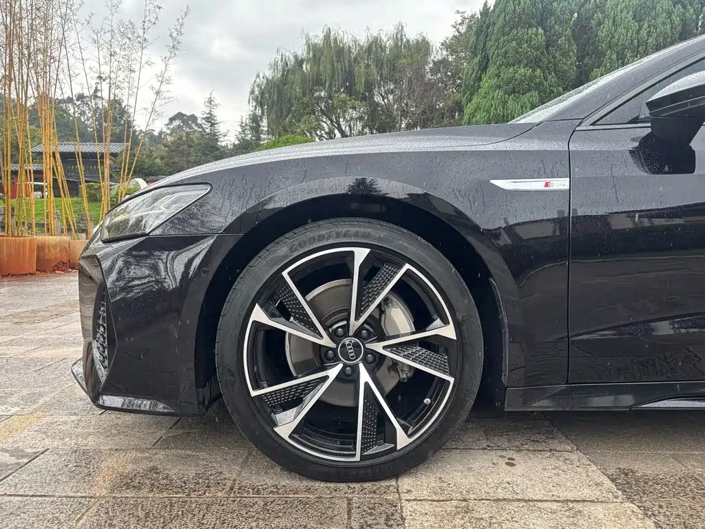 Audi A7L — миниатюра 6