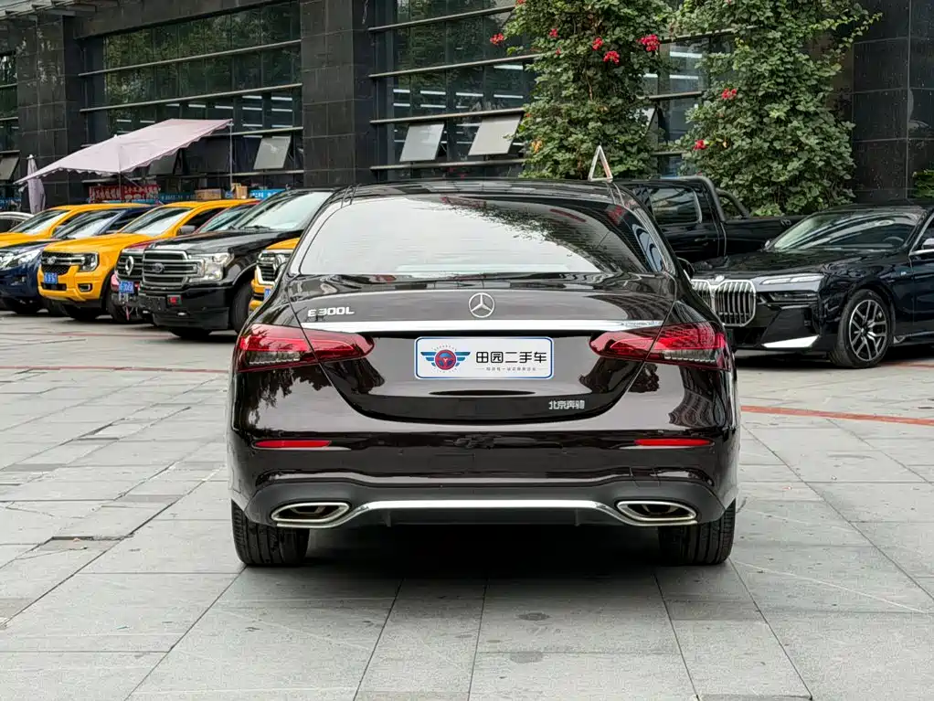 Mercedes-Benz E-Class — миниатюра 5