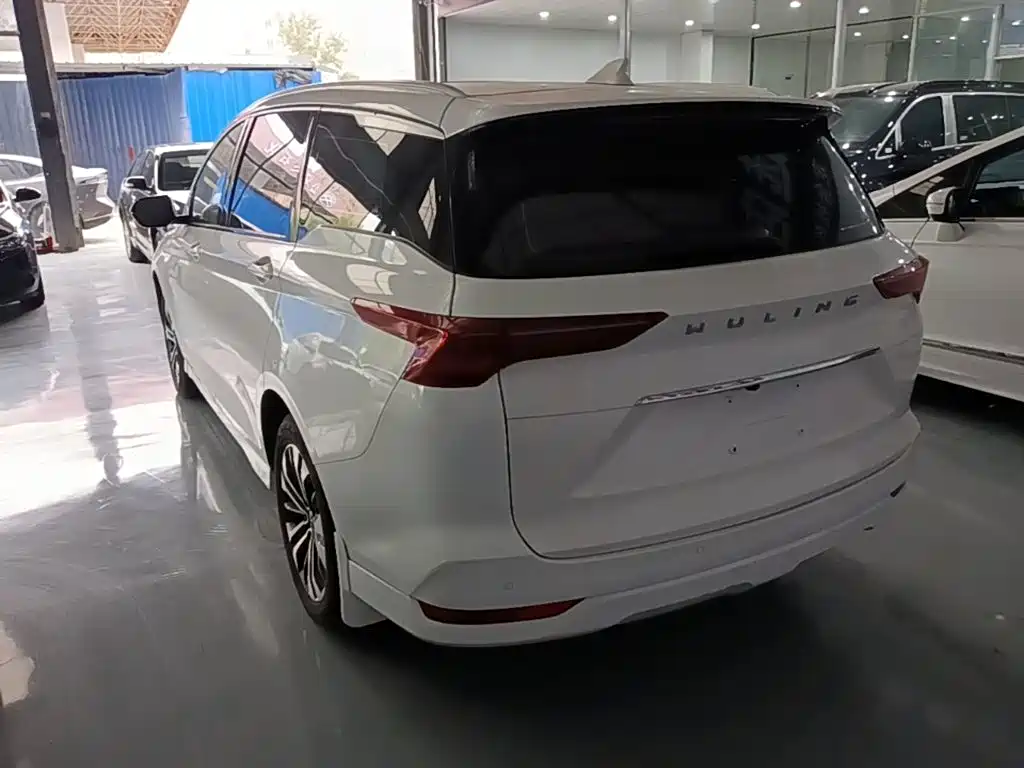 Wuling Victory — миниатюра 5