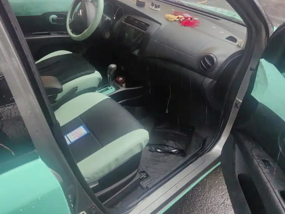 Nissan Livina — миниатюра 8