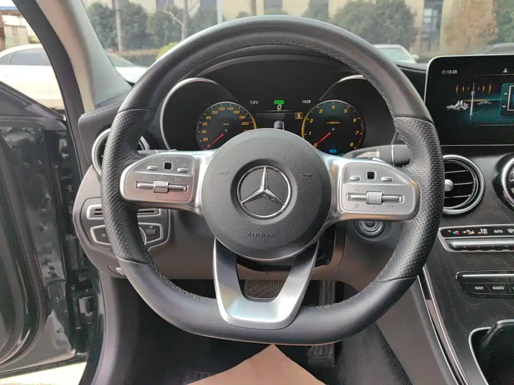 Mercedes-Benz C-Class — миниатюра 8