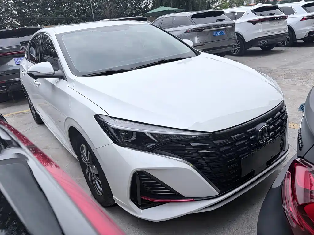 Changan Eado — миниатюра 2