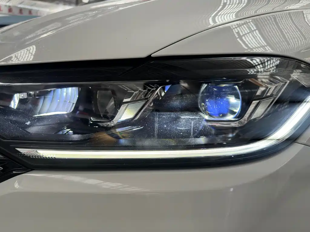 Volkswagen Lavida — миниатюра 4