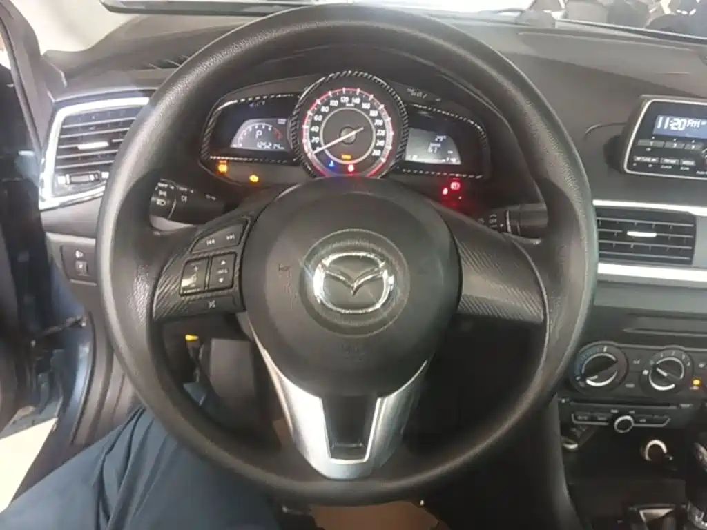 Mazda 3 Axela — миниатюра 11
