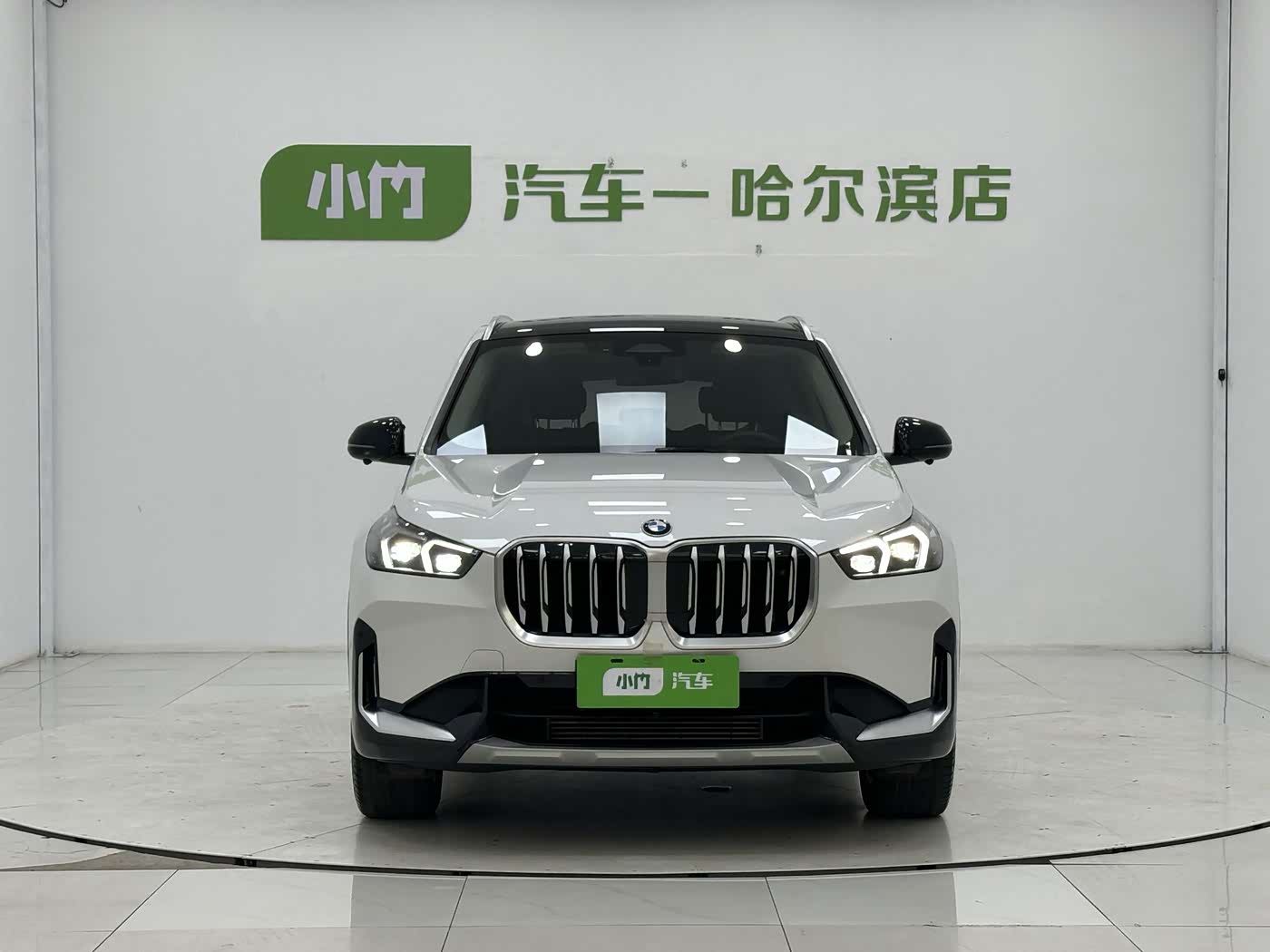 BMW X1 1.5 л 2023 г. Белый, пробег 39000 км