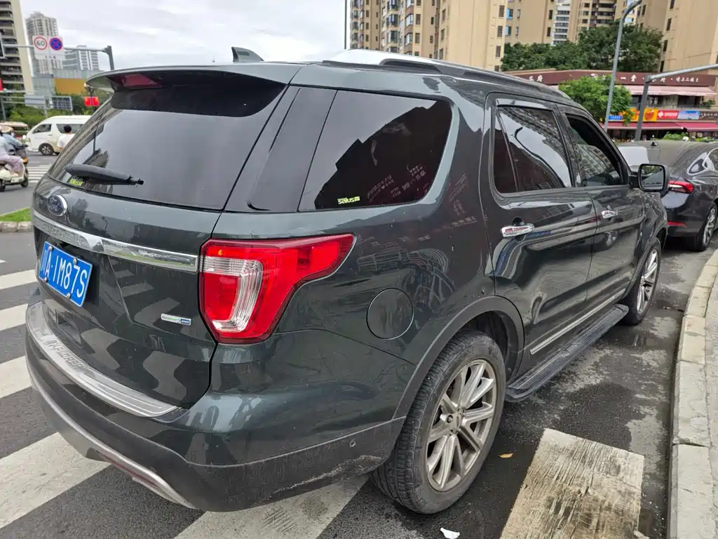 Ford Explorer (Import) — миниатюра 6