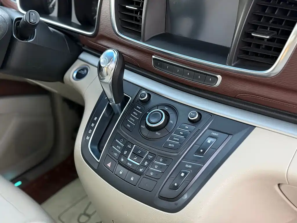 Buick GL8 — миниатюра 15