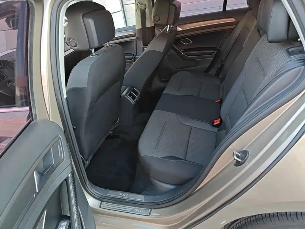 Volkswagen Golf — миниатюра 17