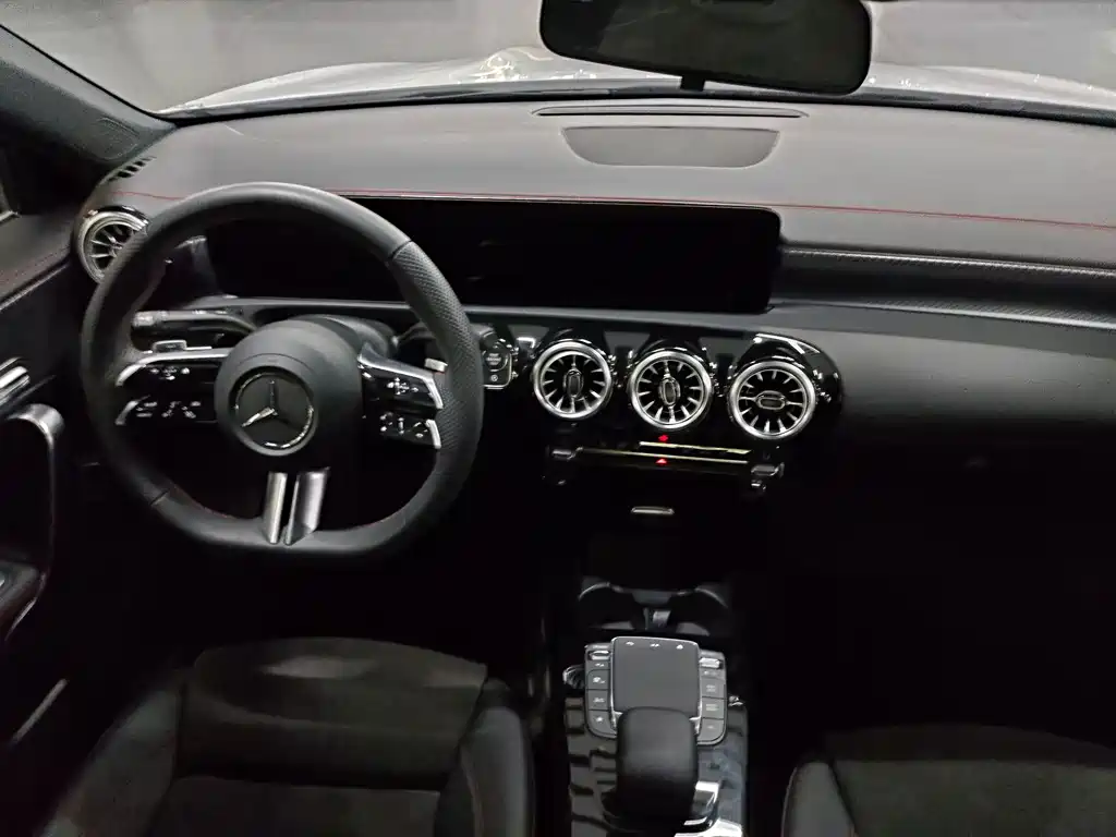 Mercedes-Benz A-Class — миниатюра 11
