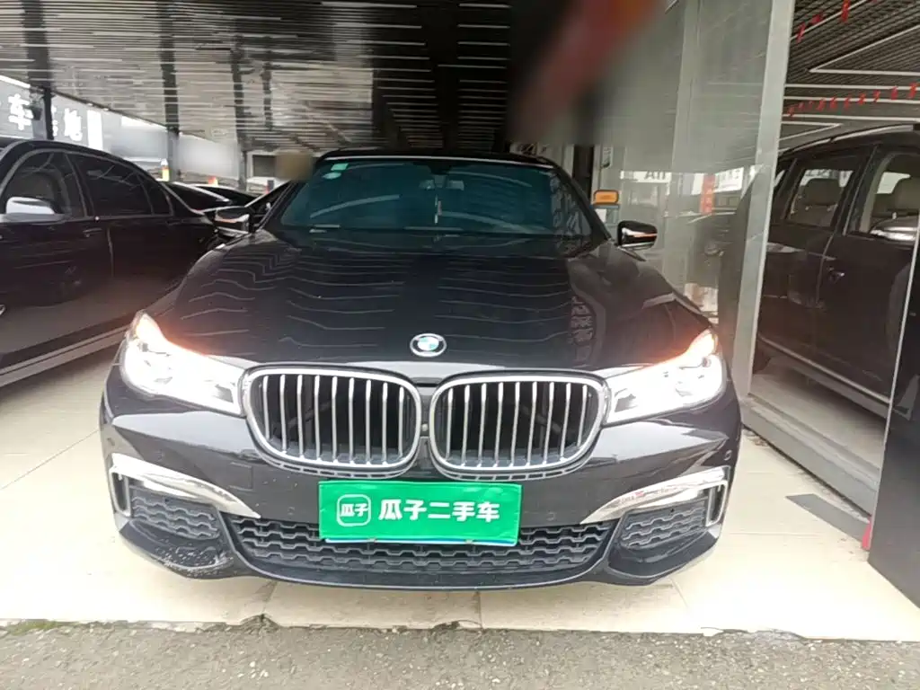 BMW 7 Series — миниатюра 3