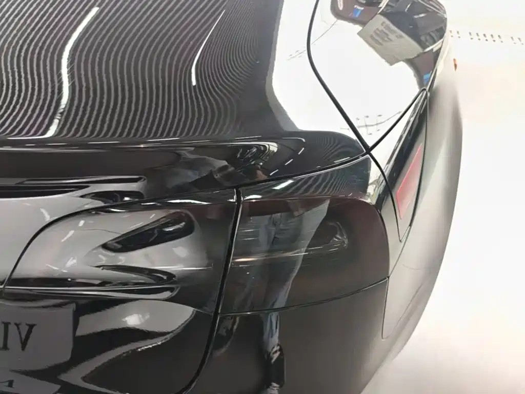 Tesla Model 3 — миниатюра 8