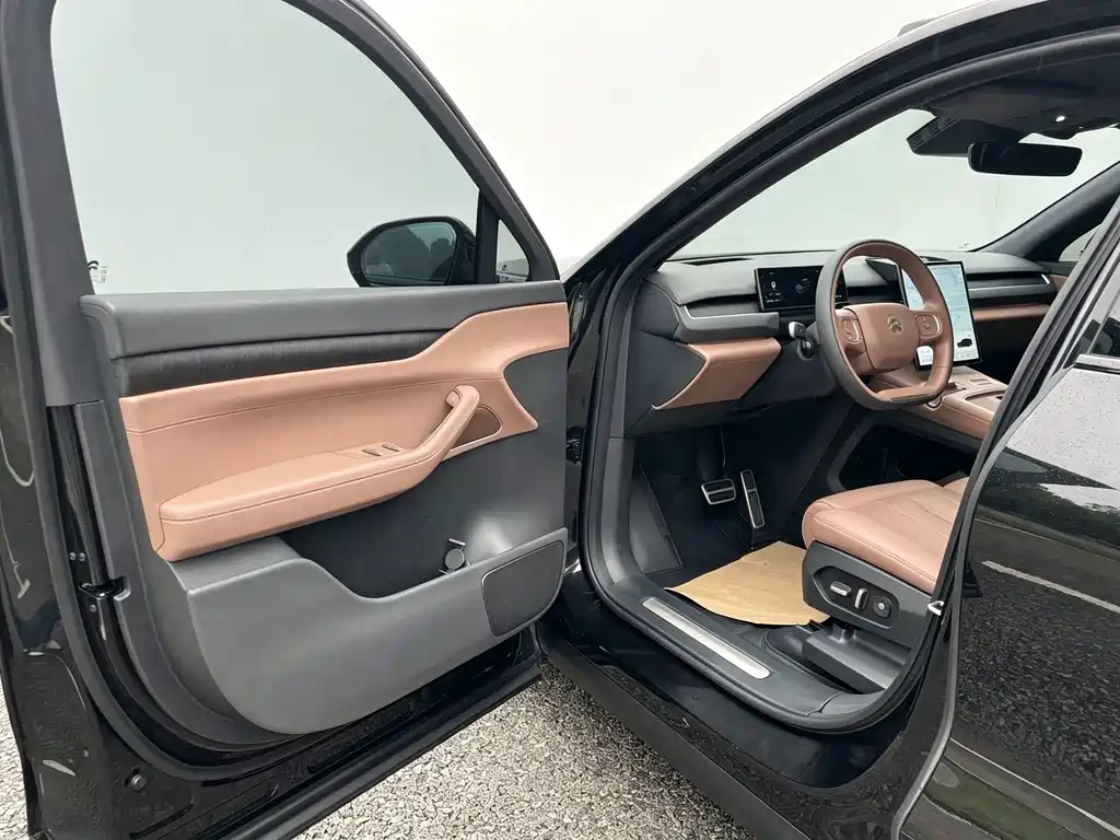 NIO ES8 — миниатюра 5