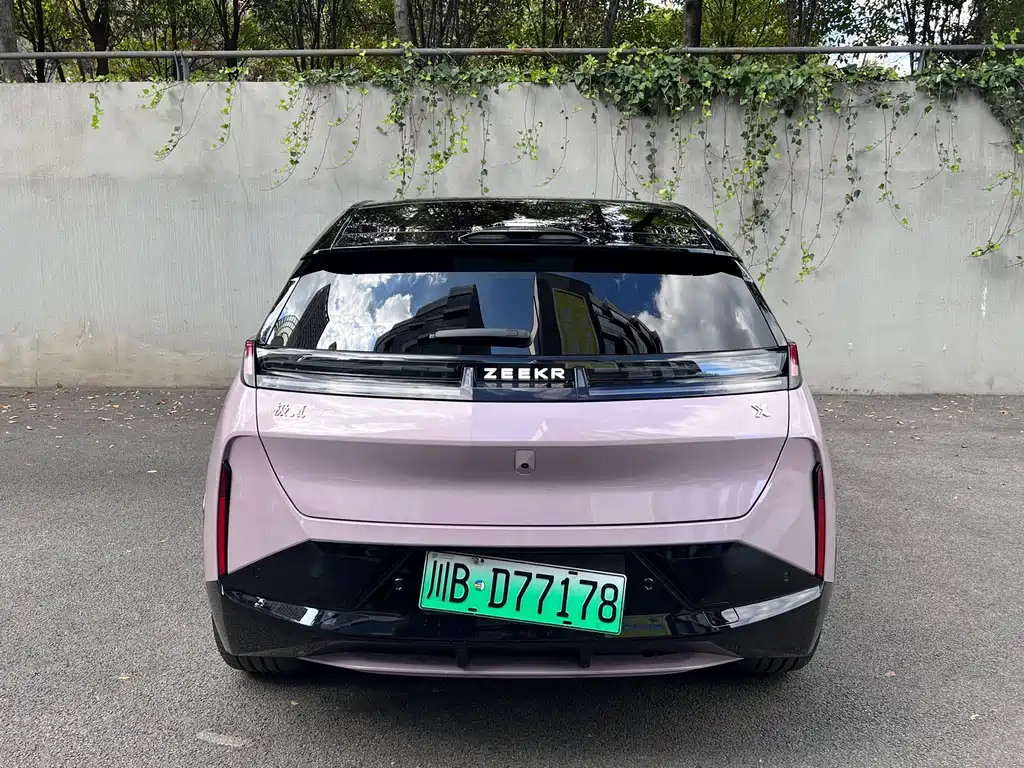 Zeekr X — миниатюра 10