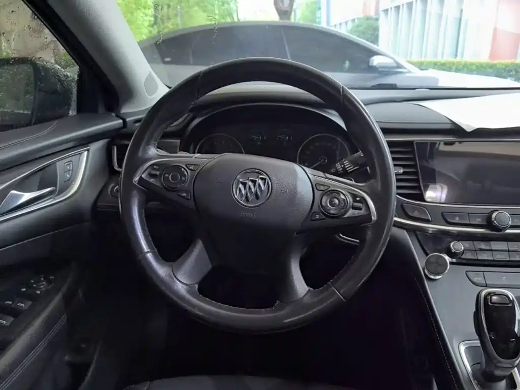 Buick LaCrosse — миниатюра 11