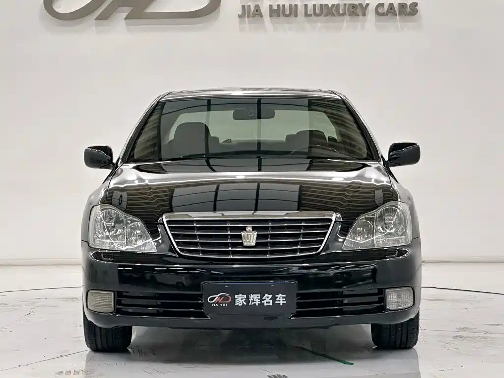 Toyota Crown — миниатюра 2