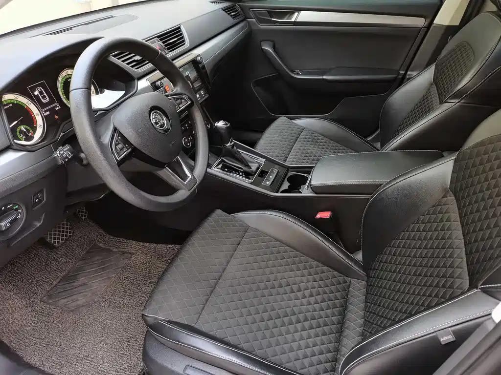 Skoda Superb 2018 TSI330 DSG Comfort V