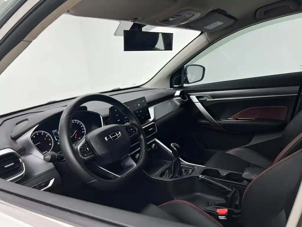 Geely Binyue — миниатюра 18
