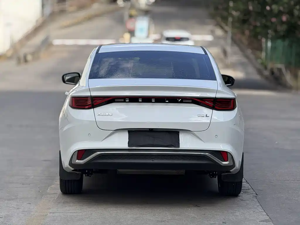 Geely Emgrand L — миниатюра 5