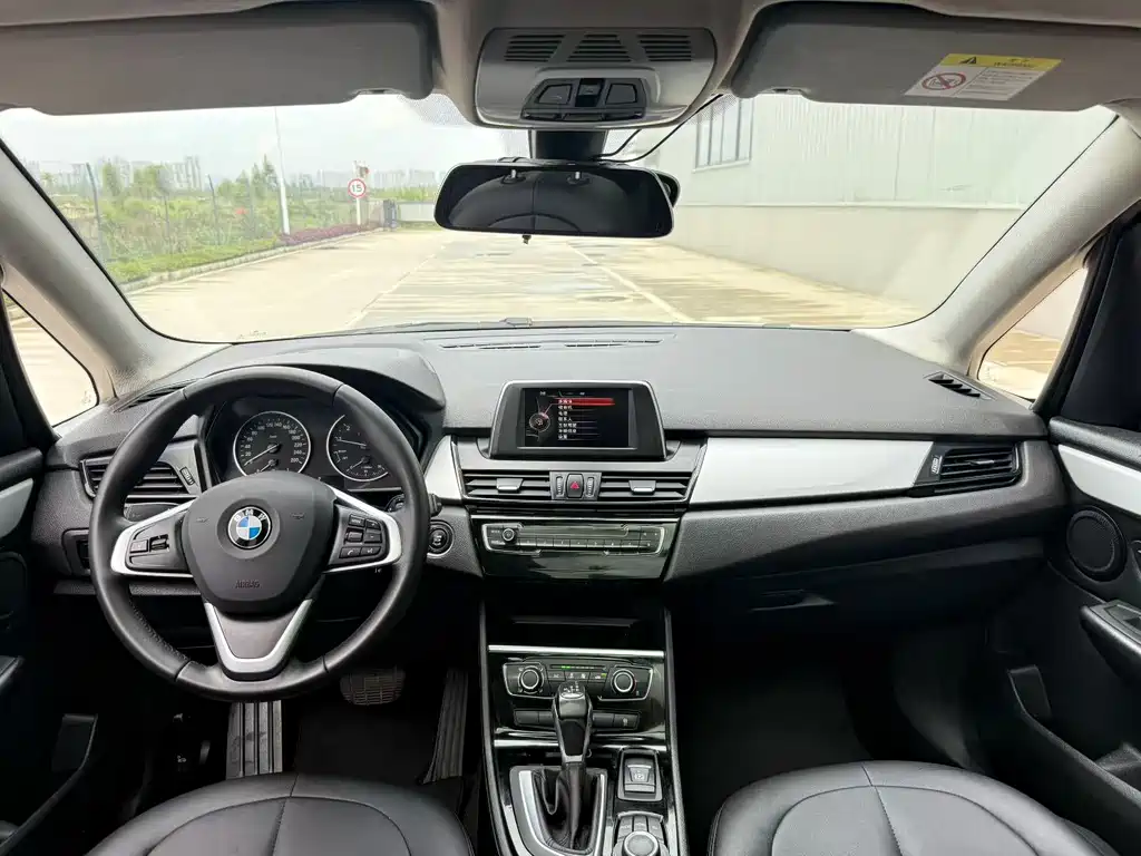 BMW 2 Series Active Tourer — миниатюра 9