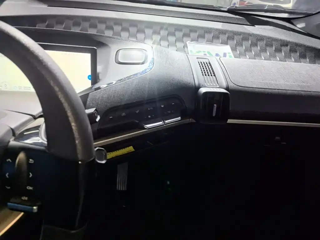 Baojun KiWi EV — миниатюра 13