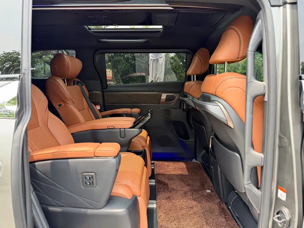 Toyota Vellfire — миниатюра 21