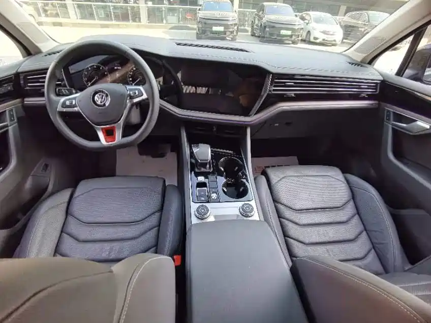 Volkswagen Touareg — миниатюра 6