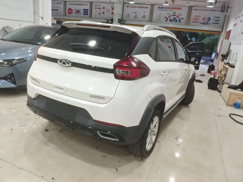 CHERY Tiggo 3x 1.5 л 2022 г. Белый, пробег 26000 км