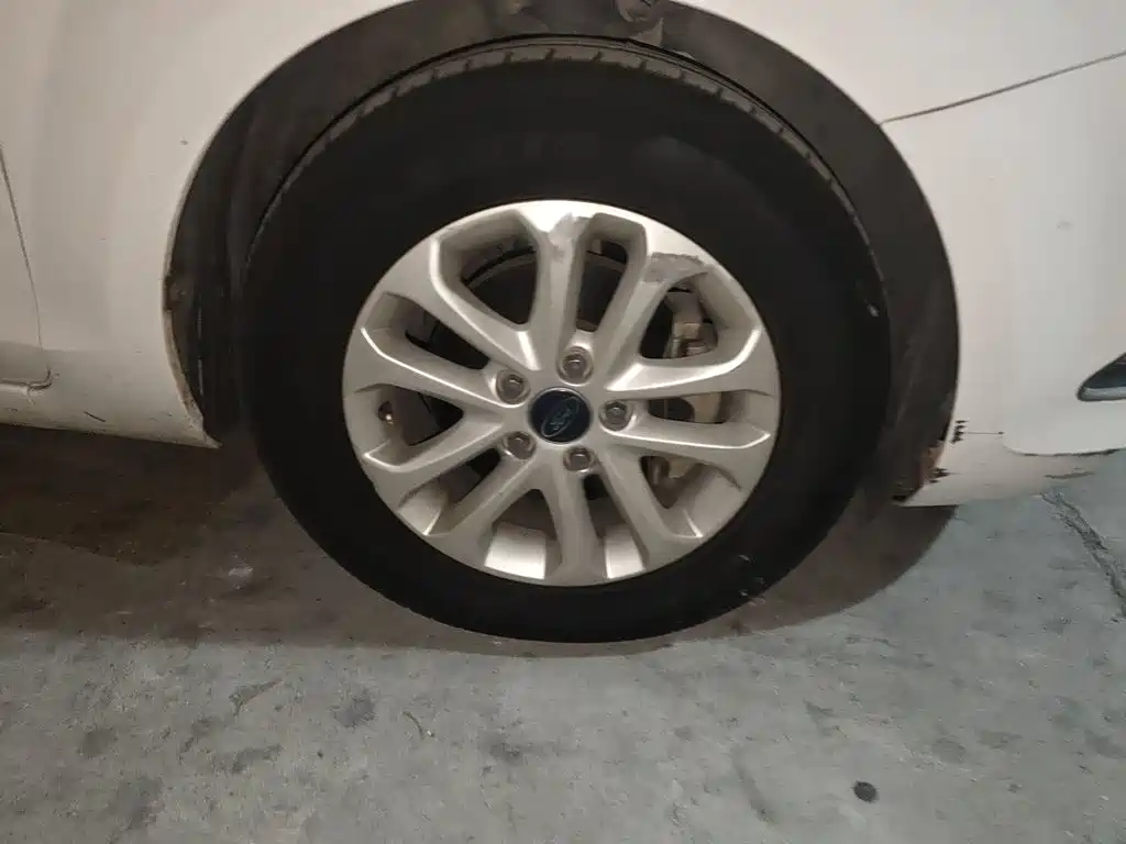Ford Focus — миниатюра 8