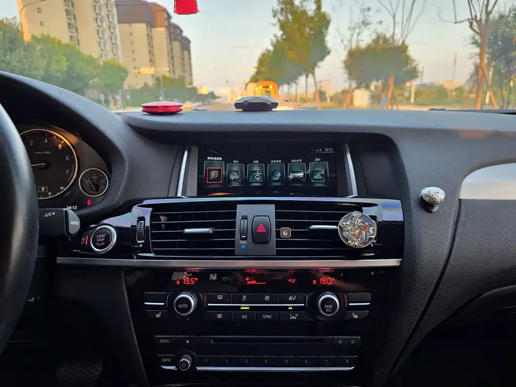 BMW X4 — миниатюра 15