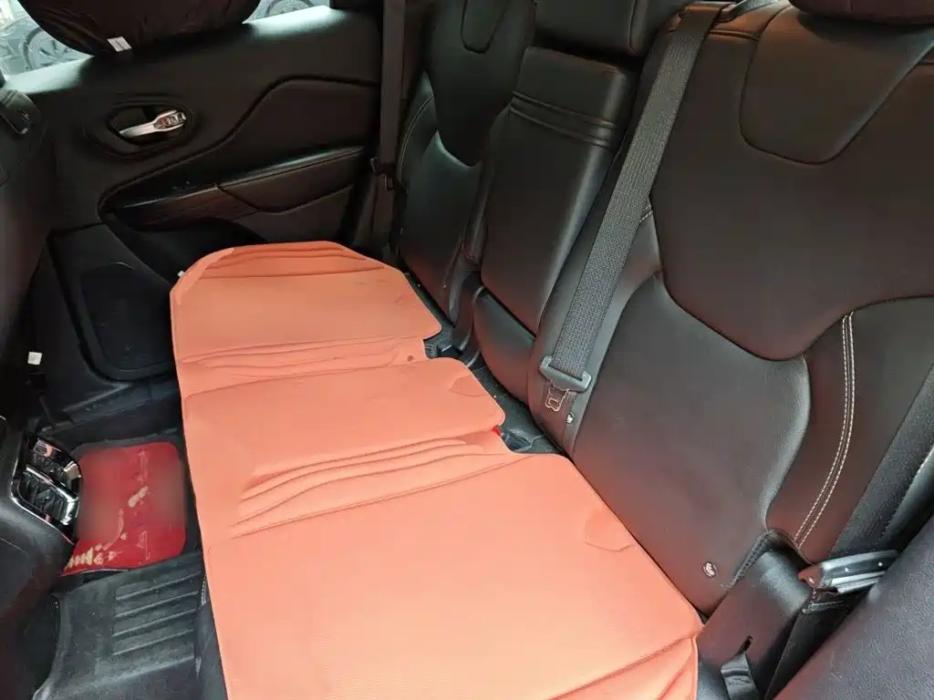 Jeep Cherokee — миниатюра 15