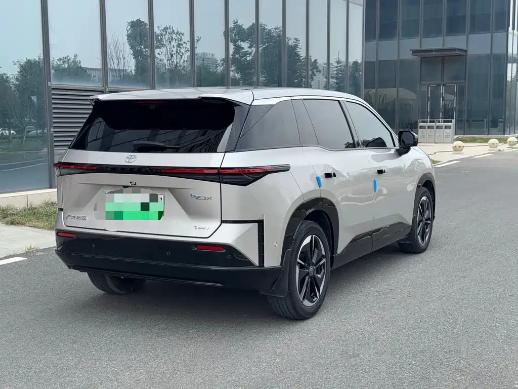 Toyota bZ3X — миниатюра 10